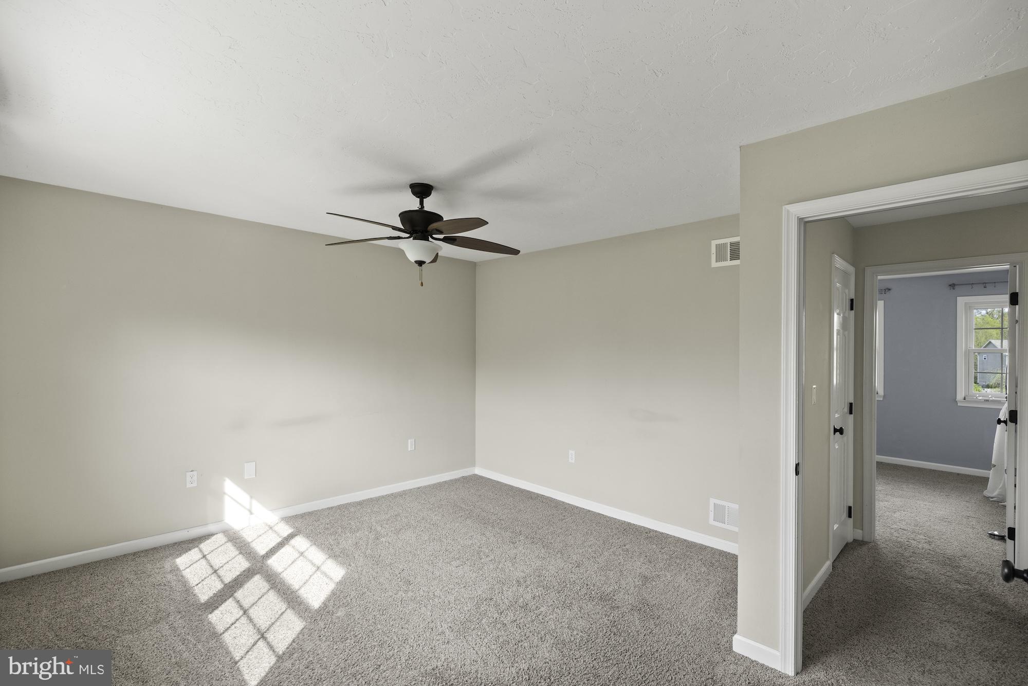 HUNTERS CROSSING - Residential