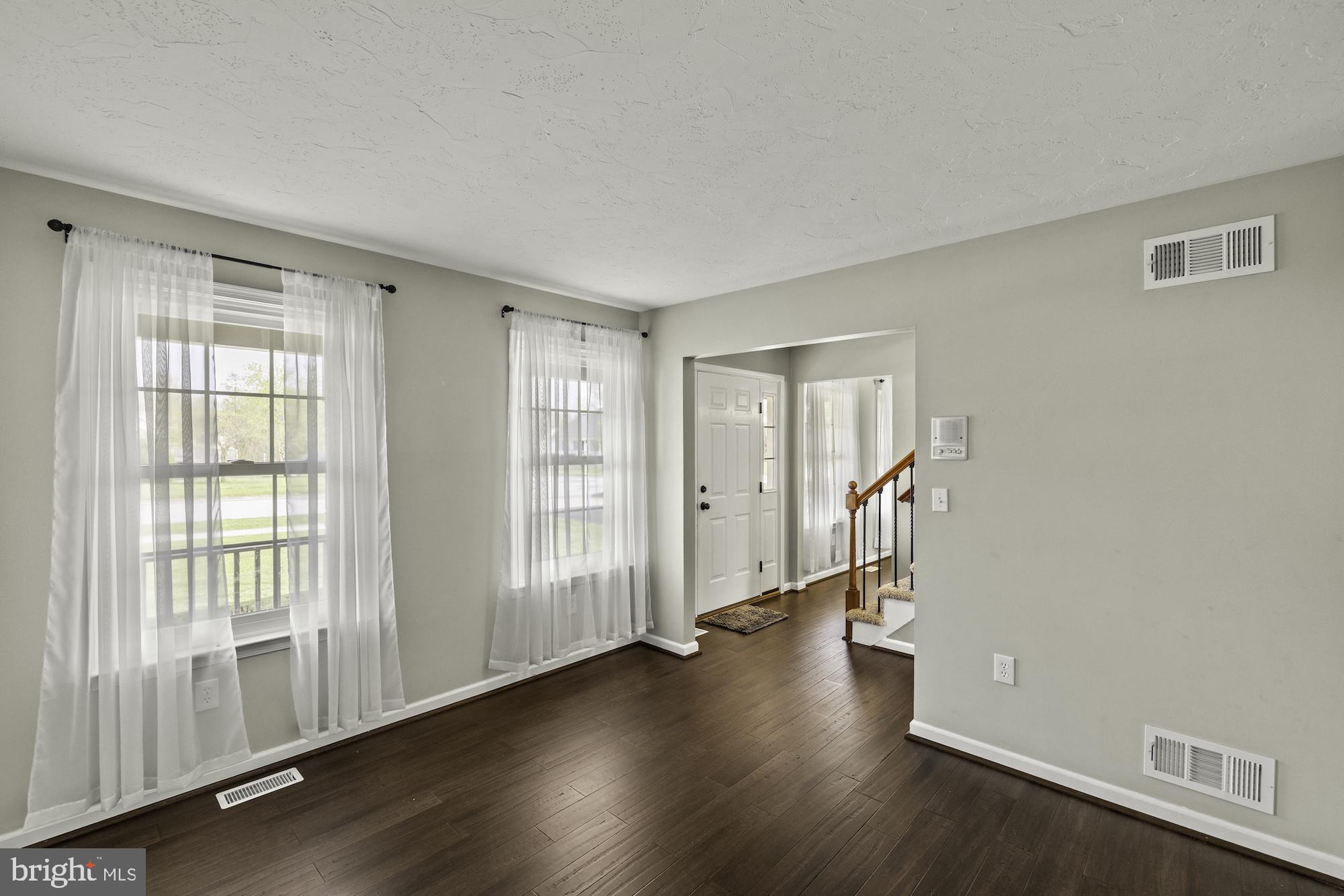 HUNTERS CROSSING - Residential