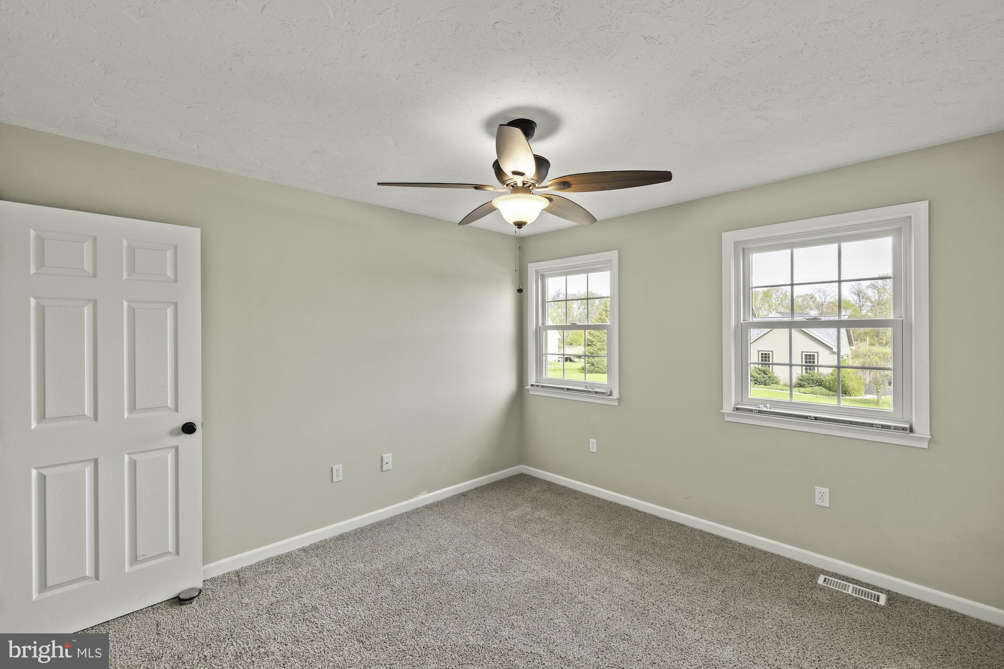 HUNTERS CROSSING - Residential