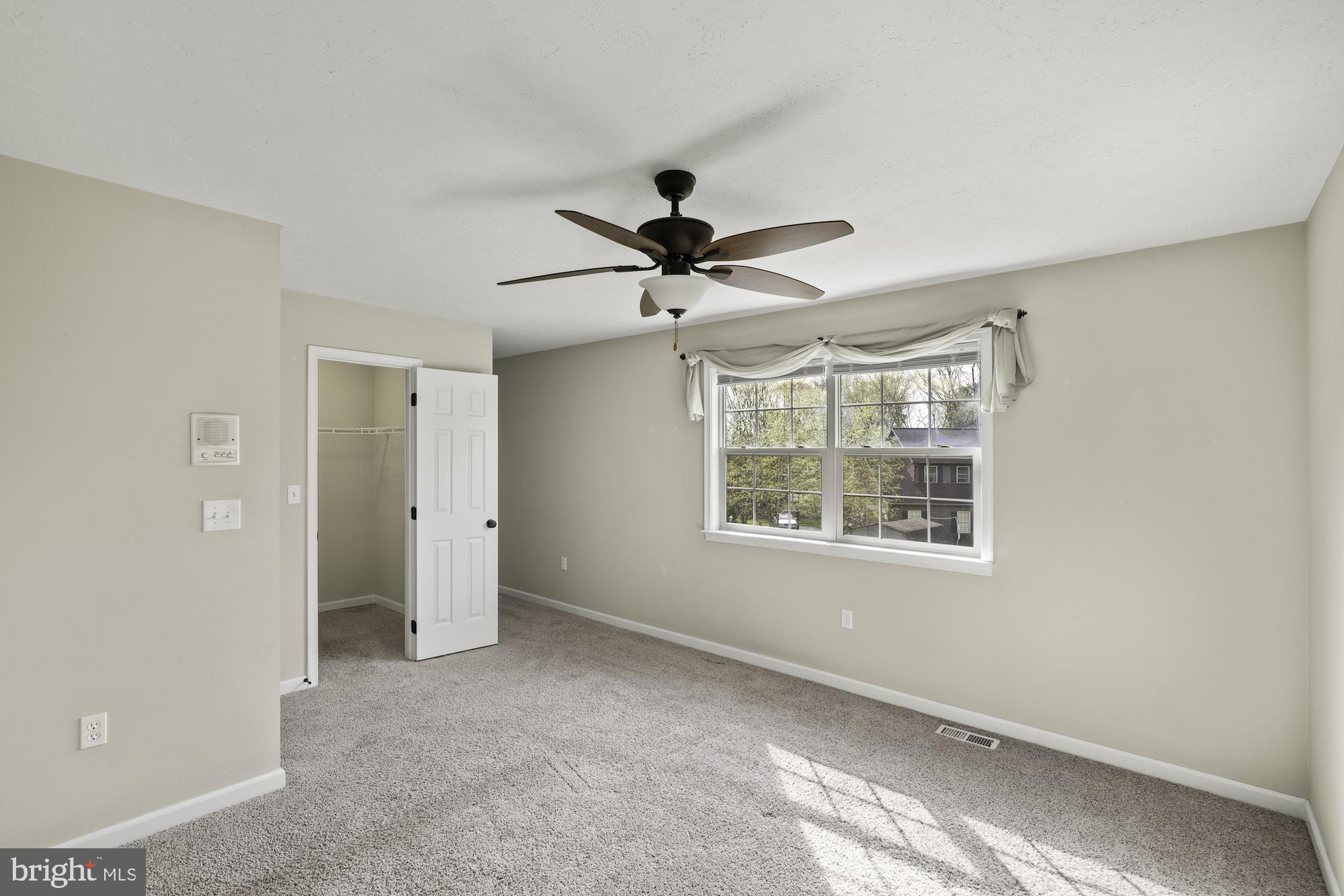 HUNTERS CROSSING - Residential