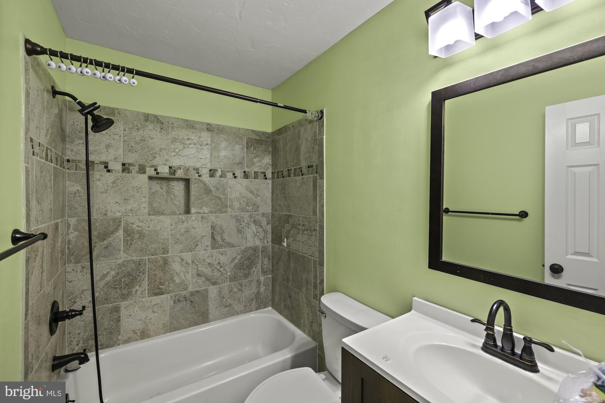 HUNTERS CROSSING - Residential