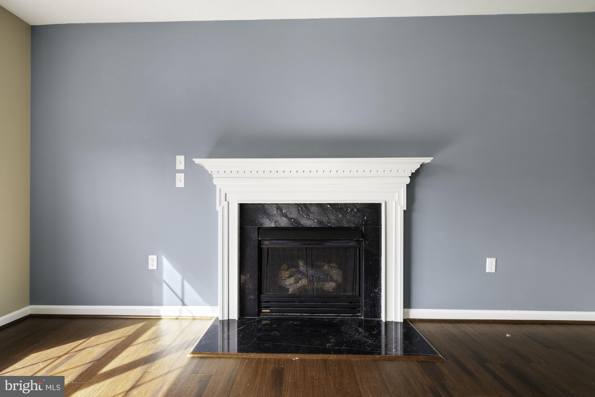 HUNTERS CROSSING - Residential