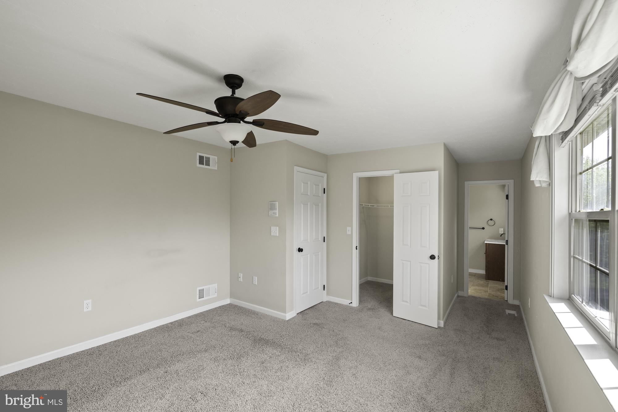 HUNTERS CROSSING - Residential