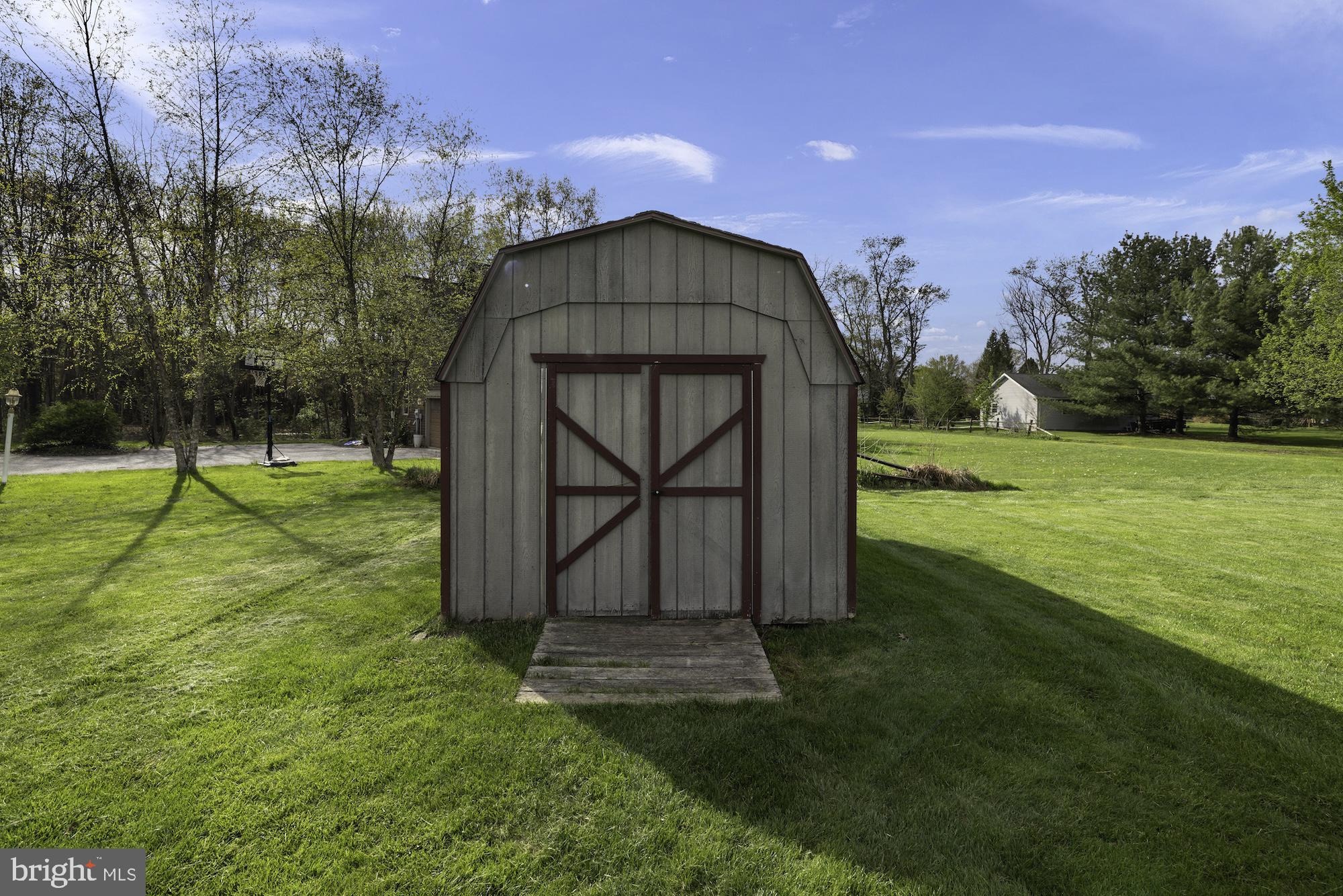 HUNTERS CROSSING - Residential