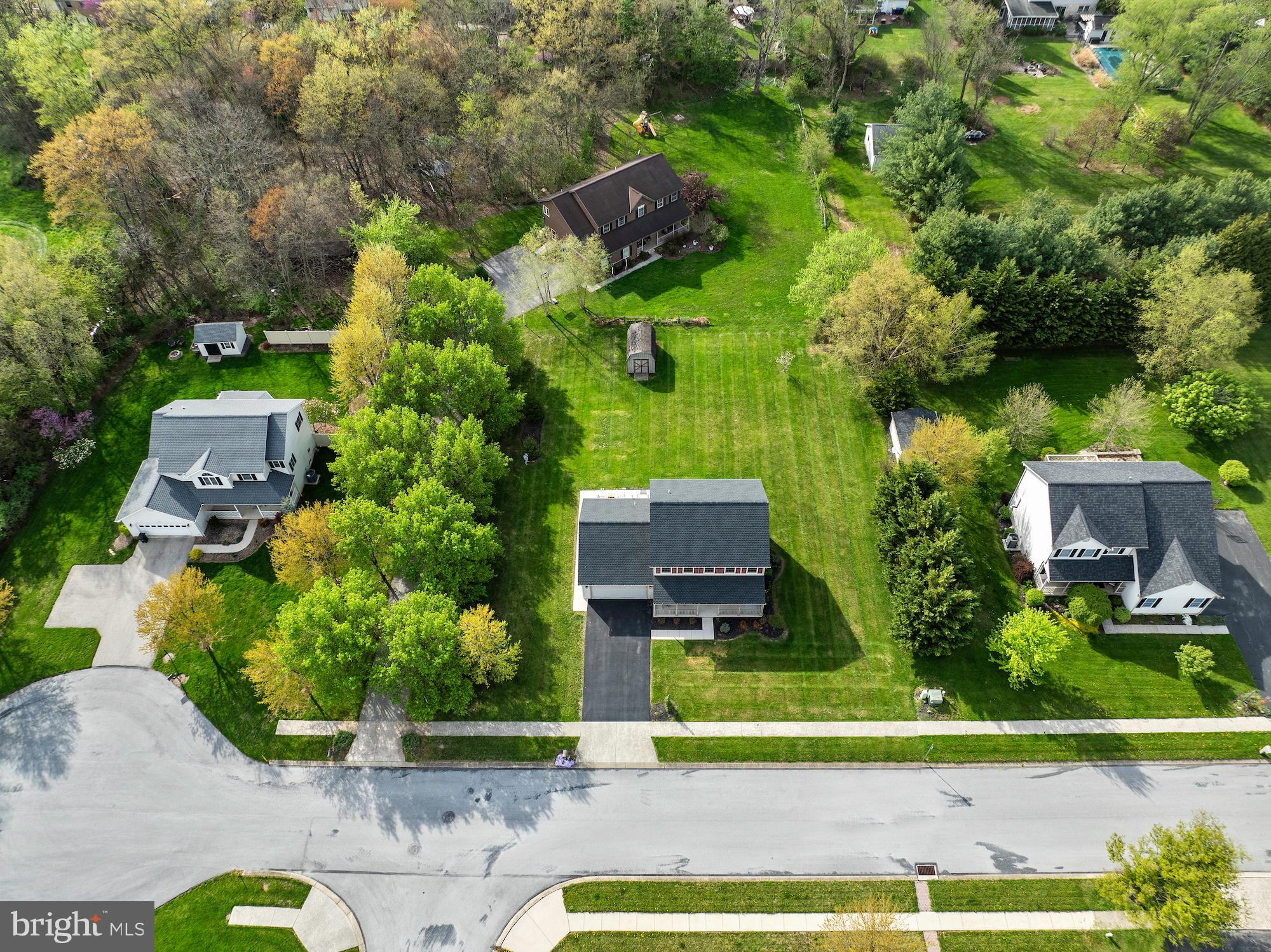 HUNTERS CROSSING - Residential