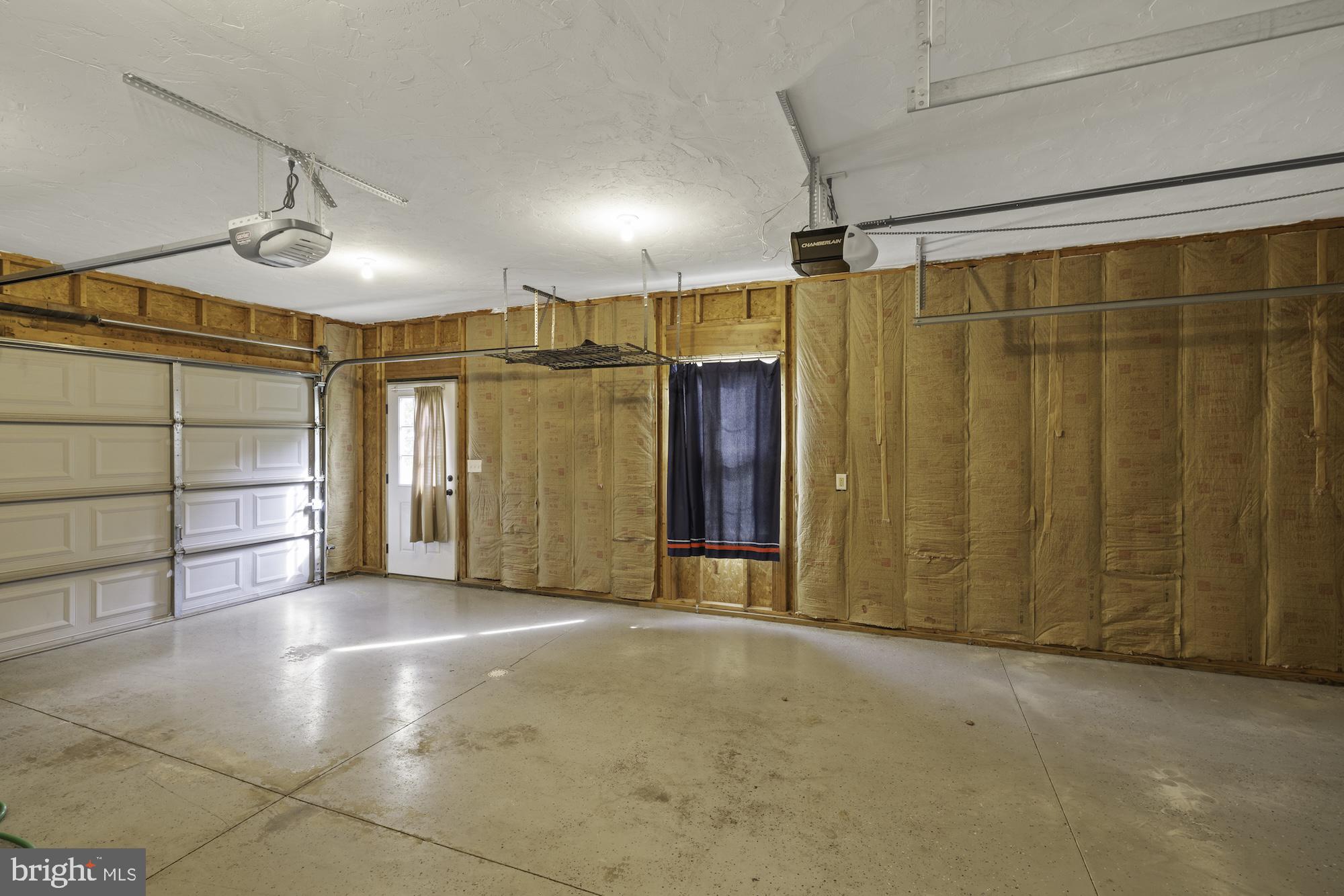 HUNTERS CROSSING - Residential