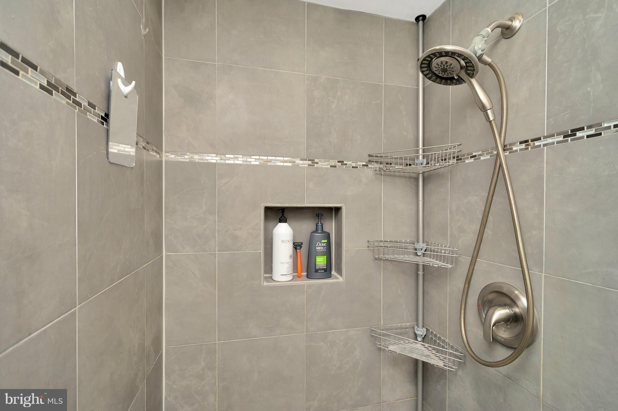 WALTON - Residential