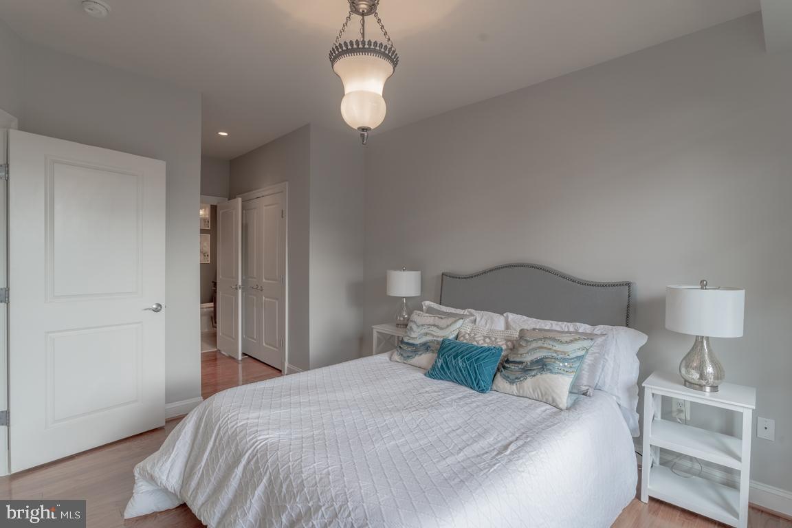 ABINGDON ROW - Residential