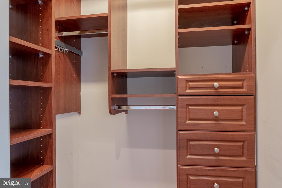 ABINGDON ROW - Residential