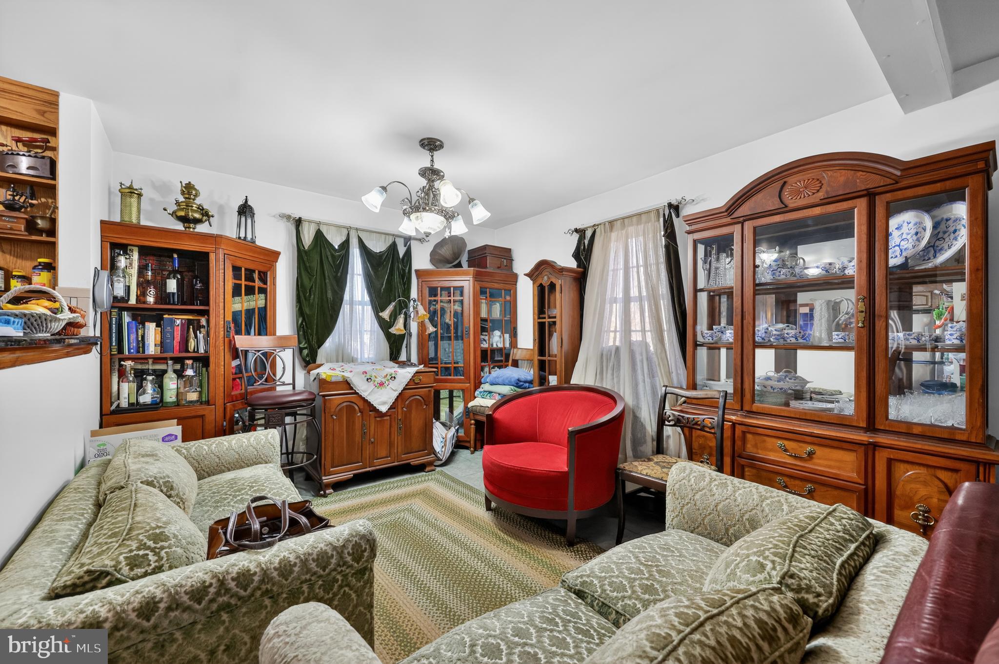 2371 BELLEVUE AVENUE