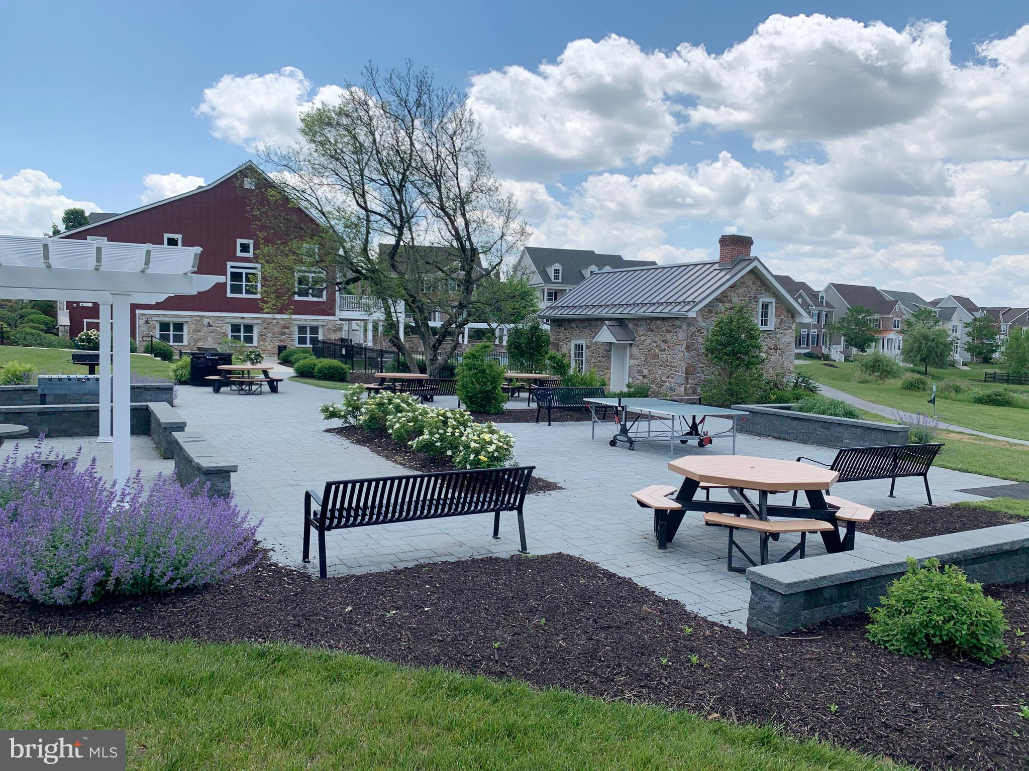 SPRING OAK - Residential