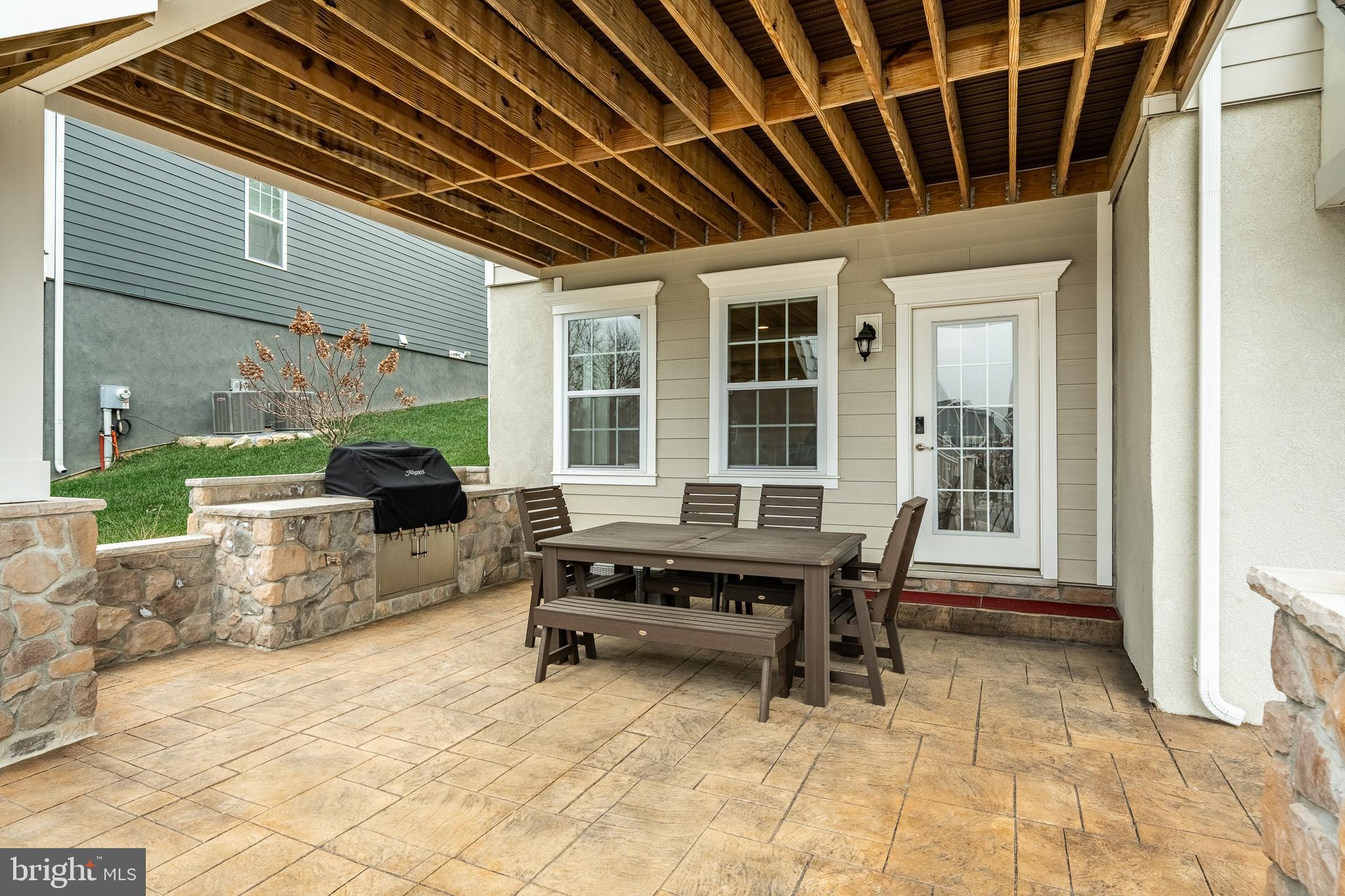 SPRING OAK - Residential