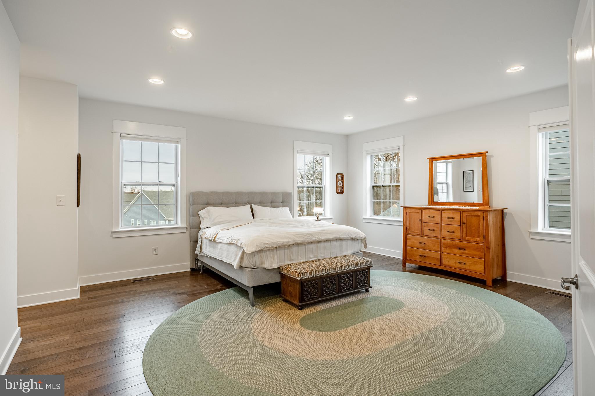 SPRING OAK - Residential