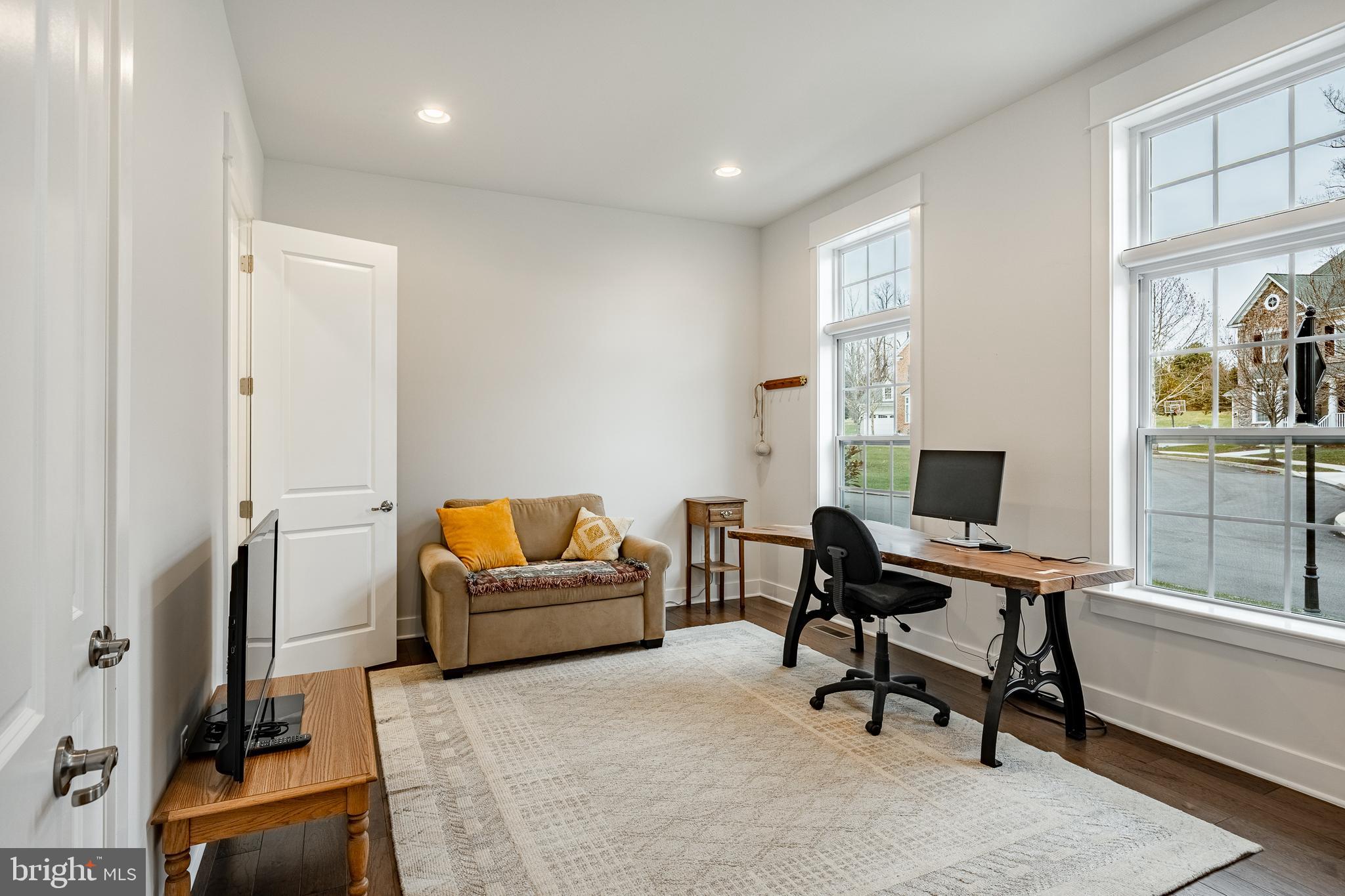 SPRING OAK - Residential