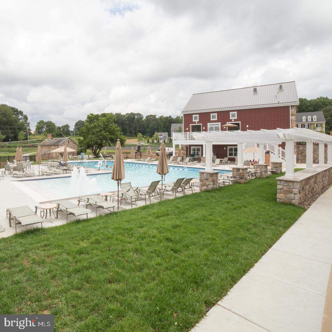 SPRING OAK - Residential