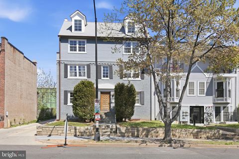 Photo of 1820 Independence Avenue SE #1, WASHINGTON, DC 20003 (MLS # DCDC2254582)