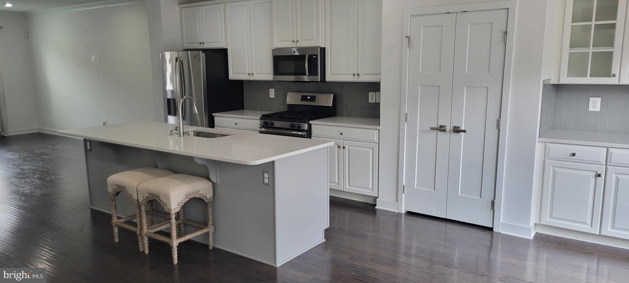 GREENLEIGH AT CROSSROADS - Residential Lease