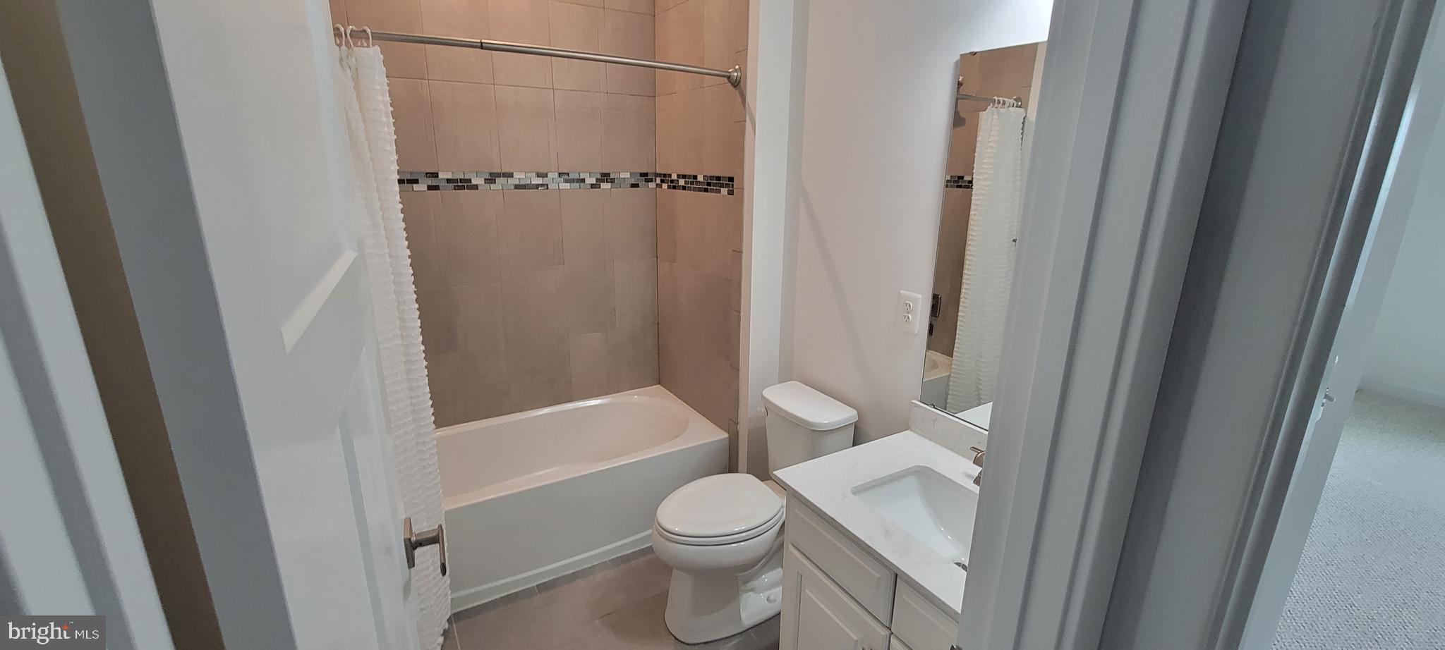 GREENLEIGH AT CROSSROADS - Residential Lease