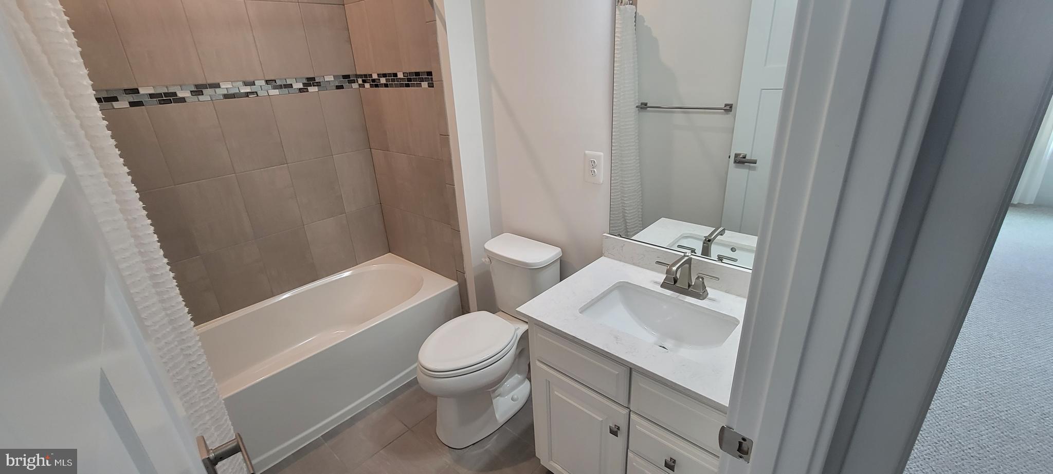 GREENLEIGH AT CROSSROADS - Residential Lease