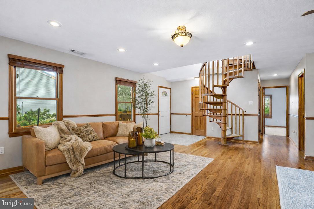 FOUNTAINDALE SOUTH - Residential