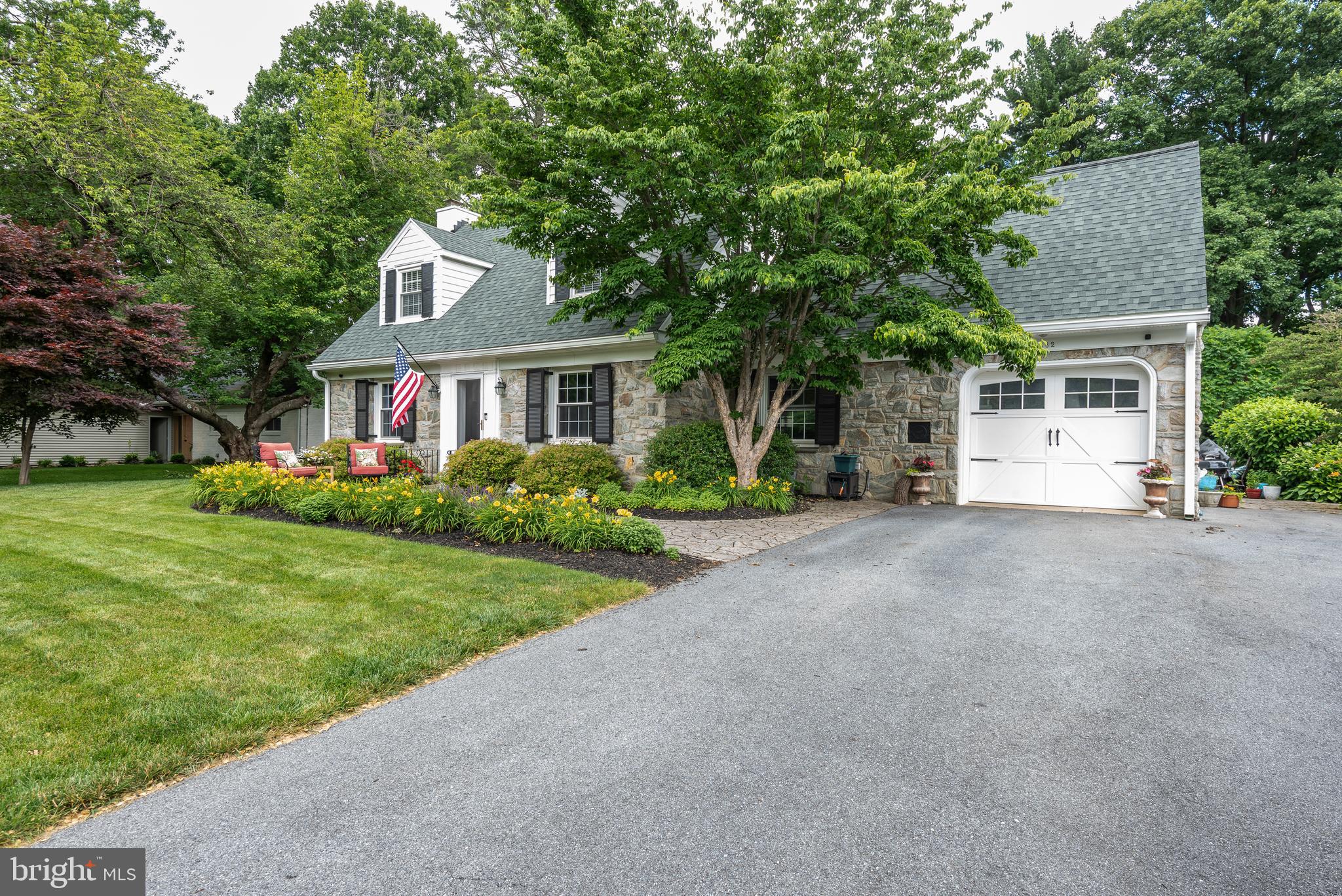 1982 STERLING PLACE