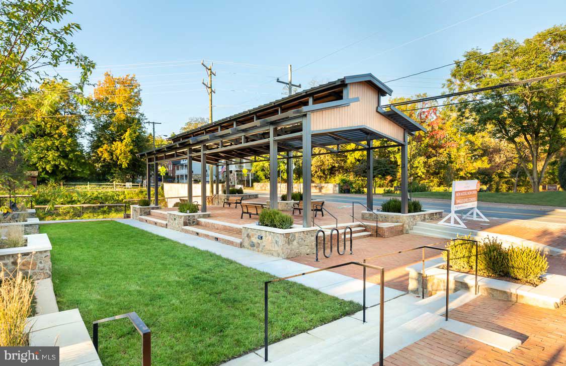 DOWNTOWN LEESBURG - Residential Lease