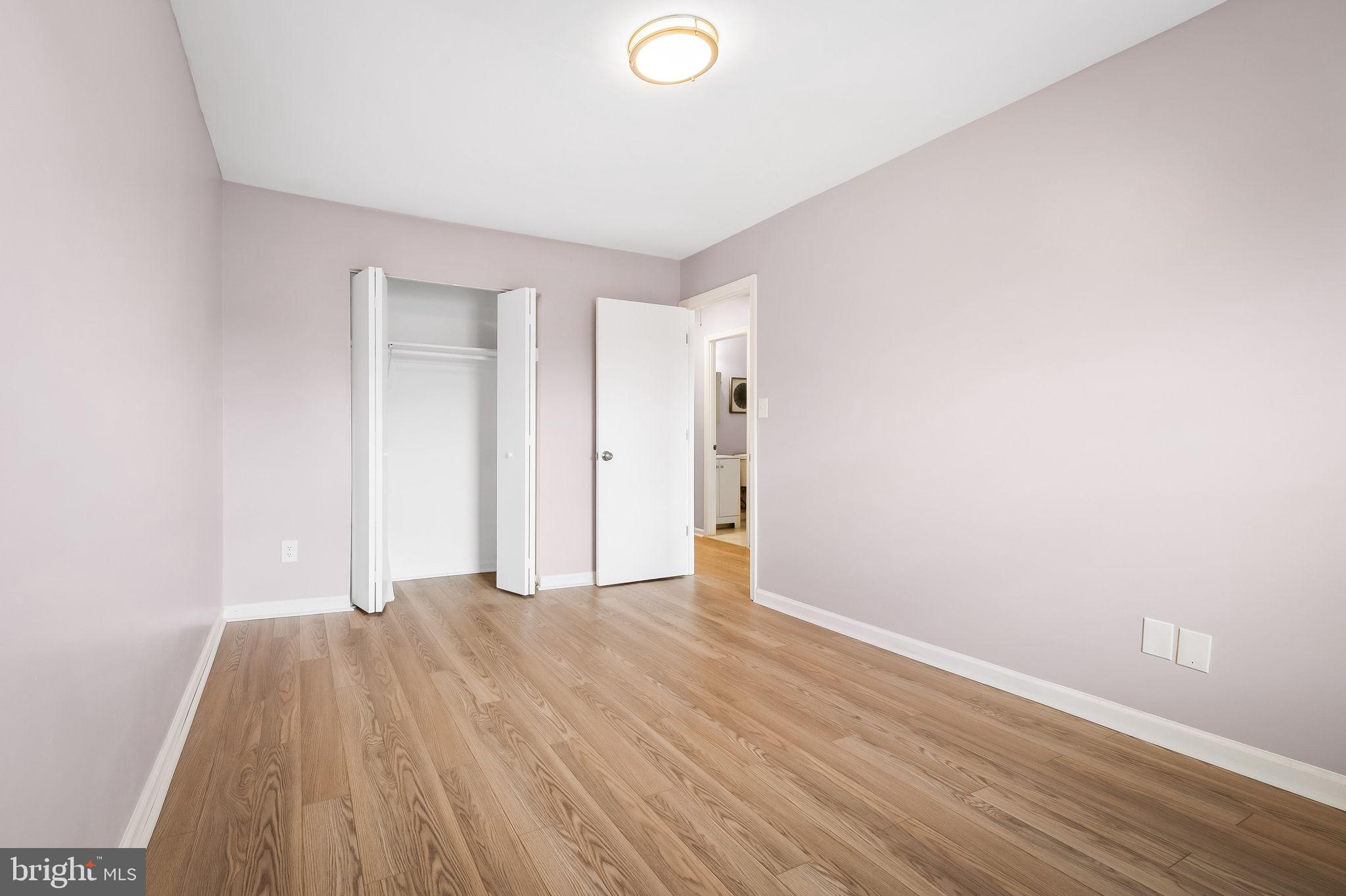 HARFORD SQUARE - Residential