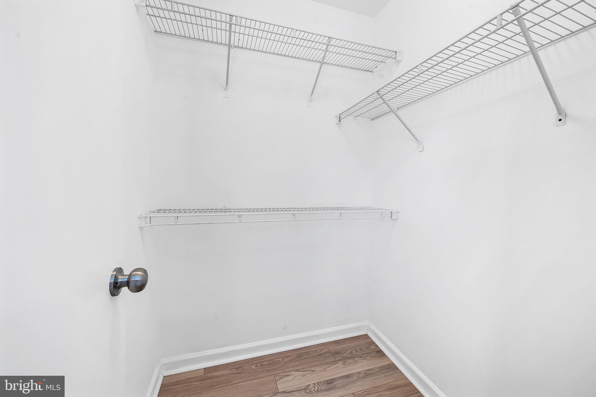 HARFORD SQUARE - Residential