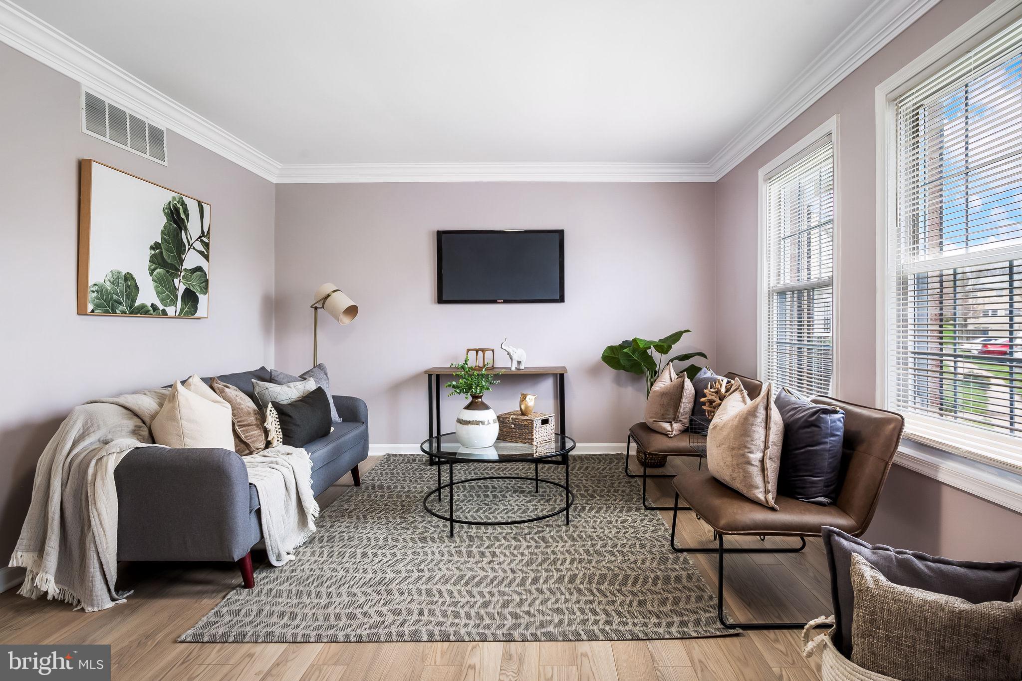 HARFORD SQUARE - Residential