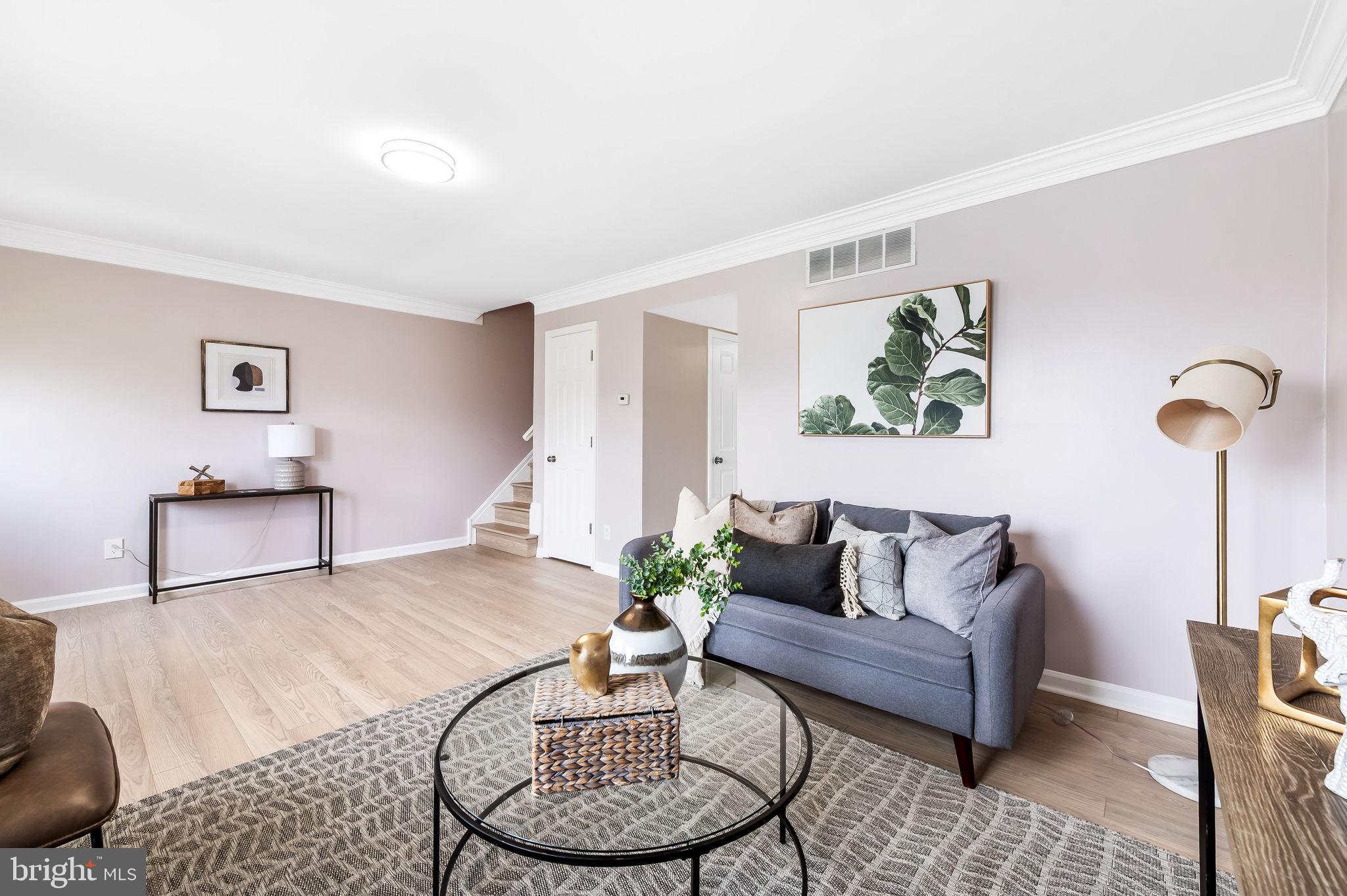 HARFORD SQUARE - Residential