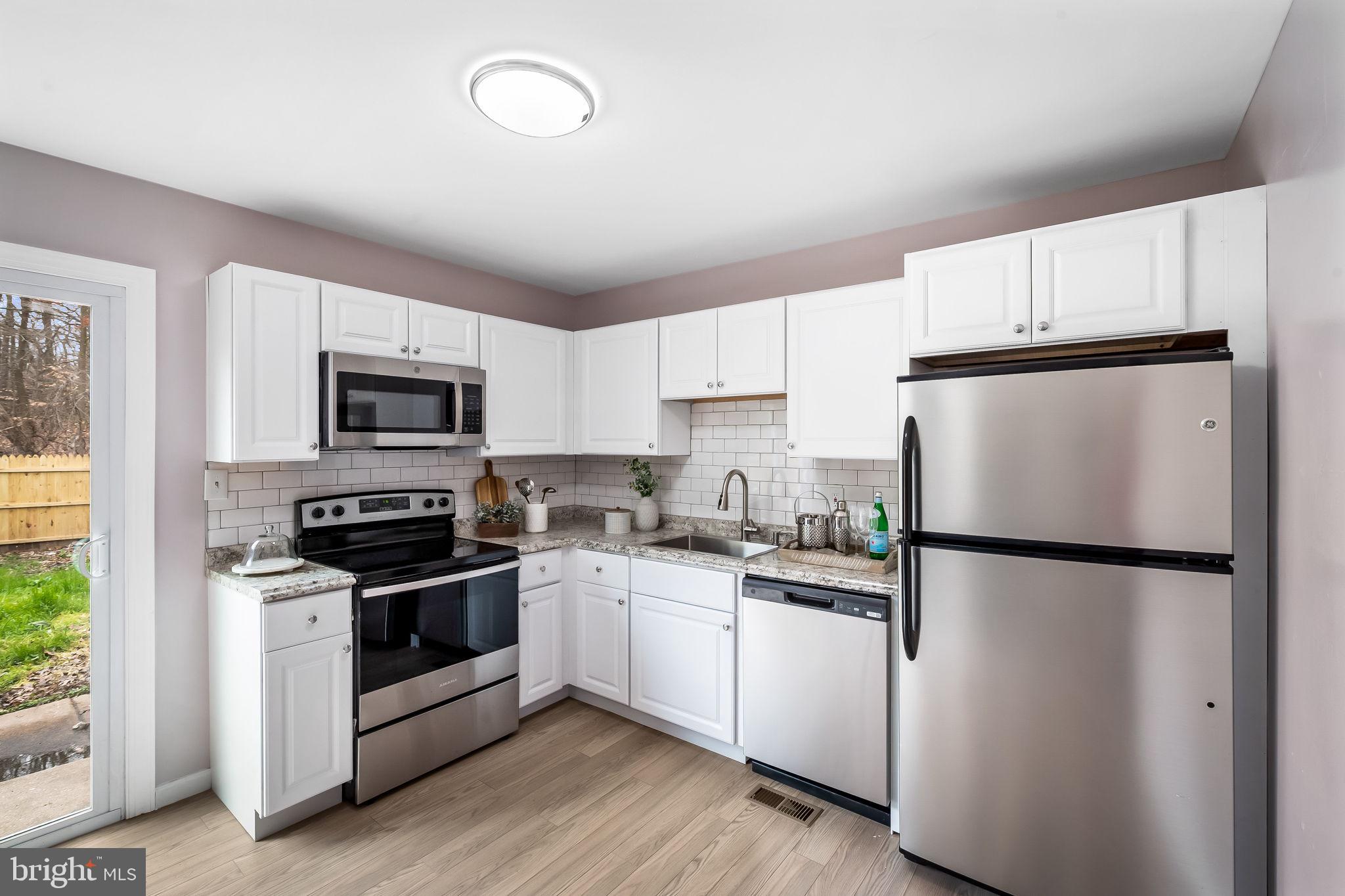 HARFORD SQUARE - Residential