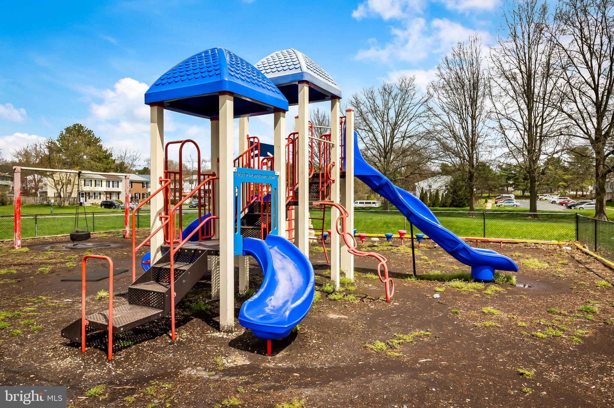 HARFORD SQUARE - Residential