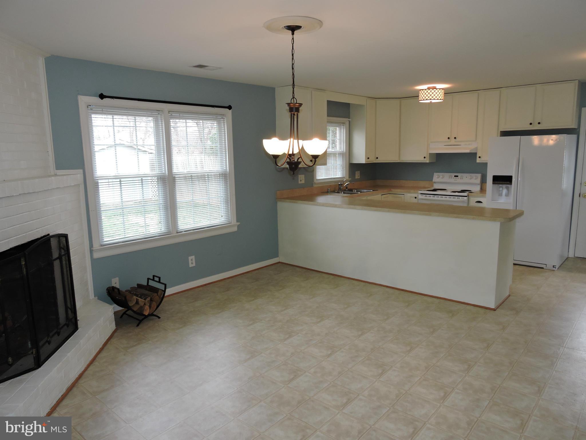 SPOTSWOOD ESTATES - Residential Lease