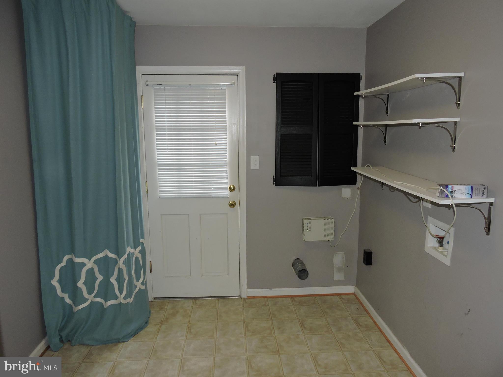 SPOTSWOOD ESTATES - Residential Lease