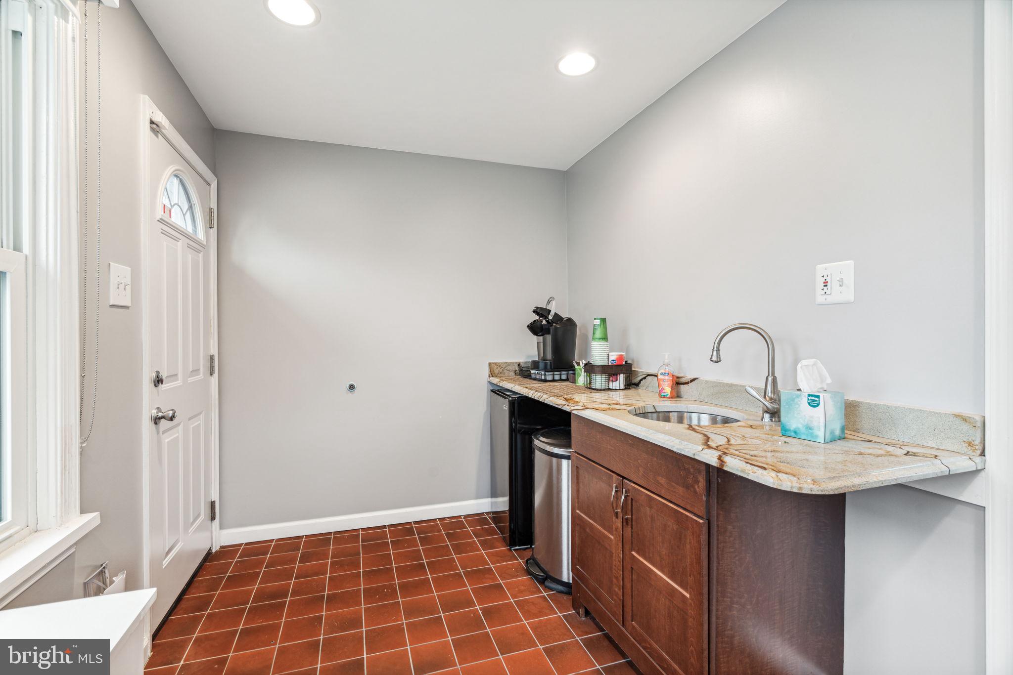 SOMERTON - Commercial Sale