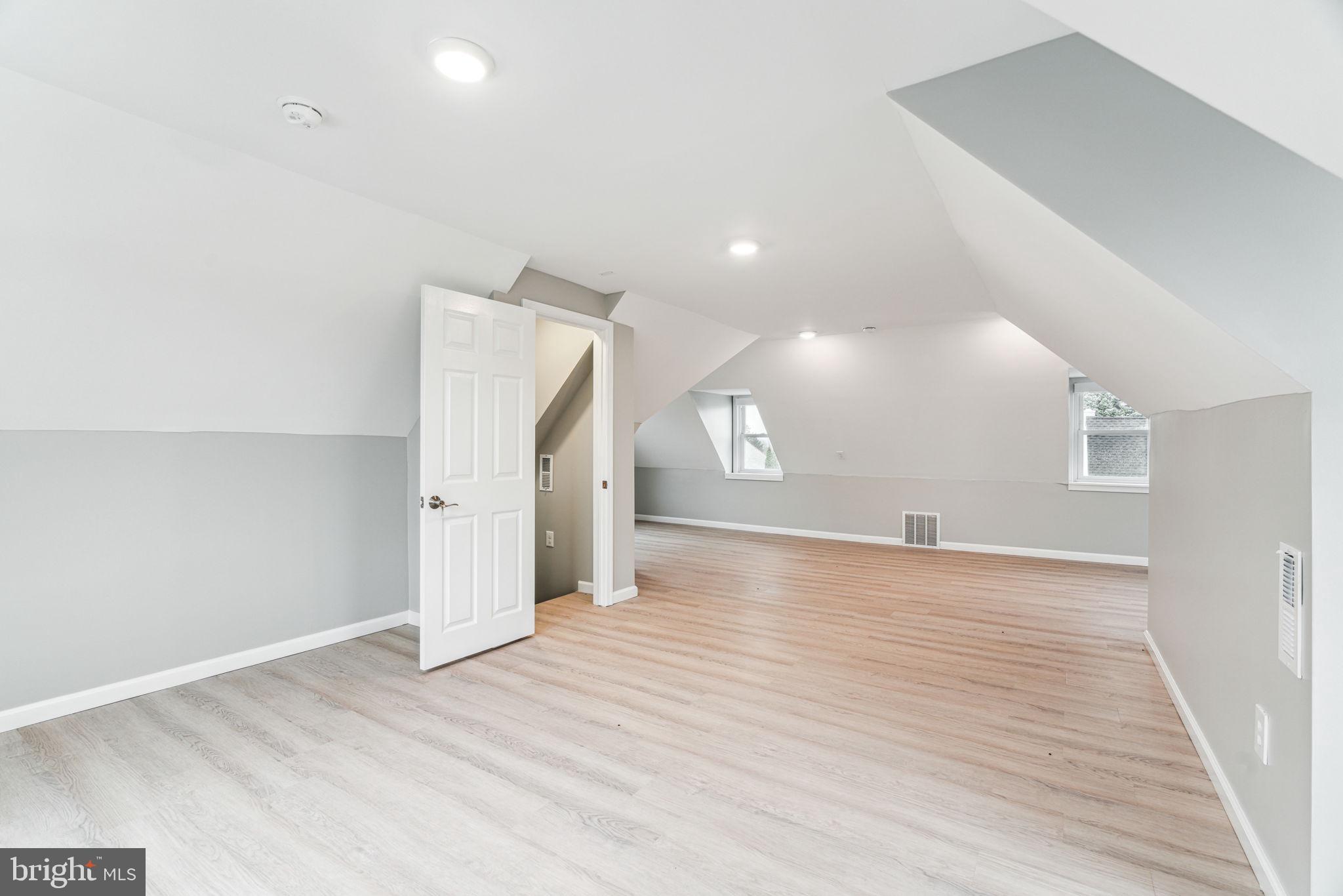 SOMERTON - Commercial Sale