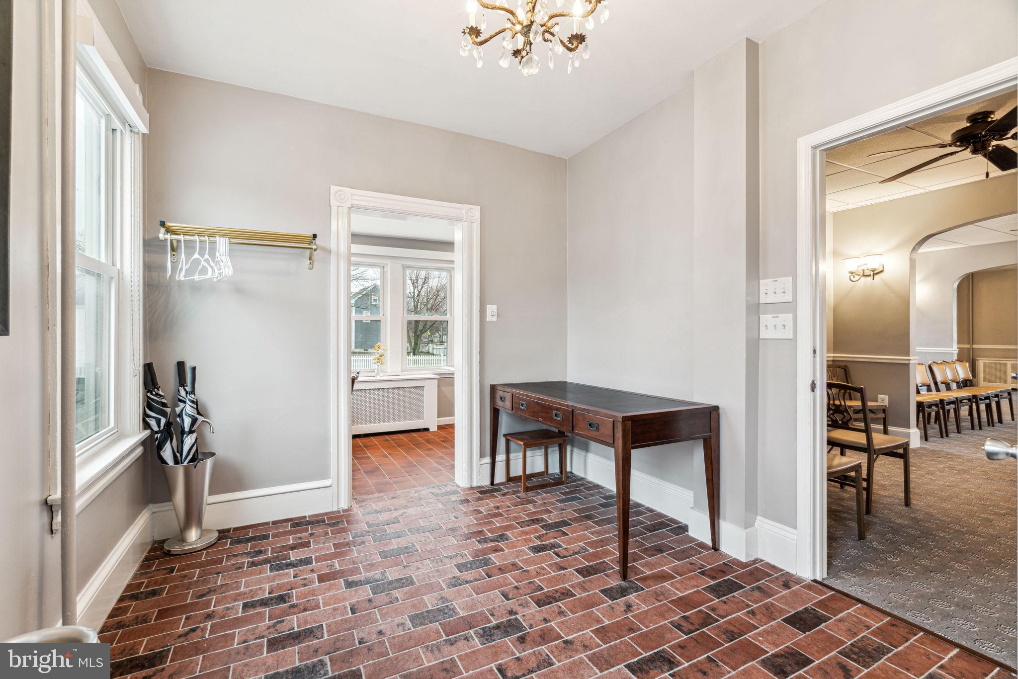 SOMERTON - Commercial Sale