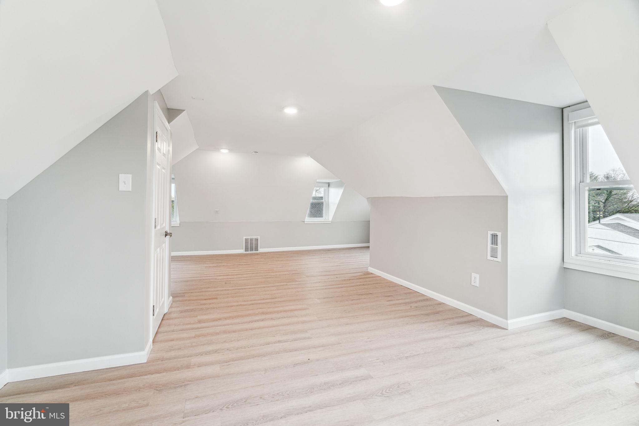 SOMERTON - Commercial Sale