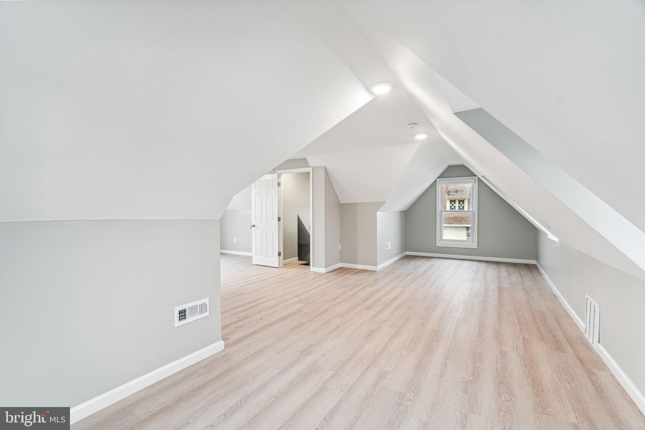 SOMERTON - Commercial Sale