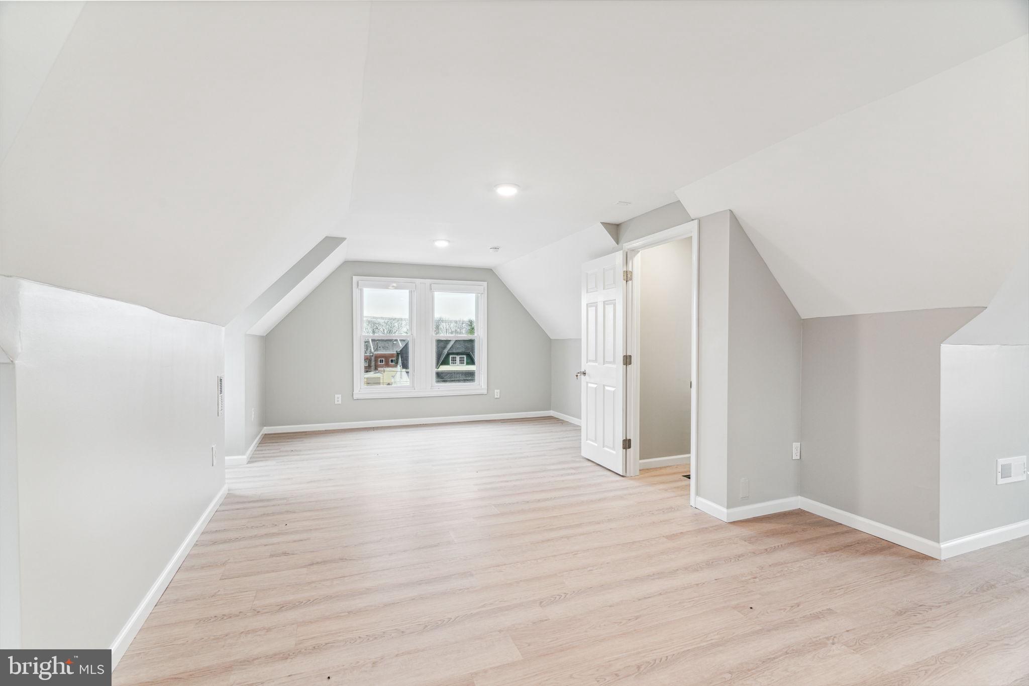 SOMERTON - Commercial Sale