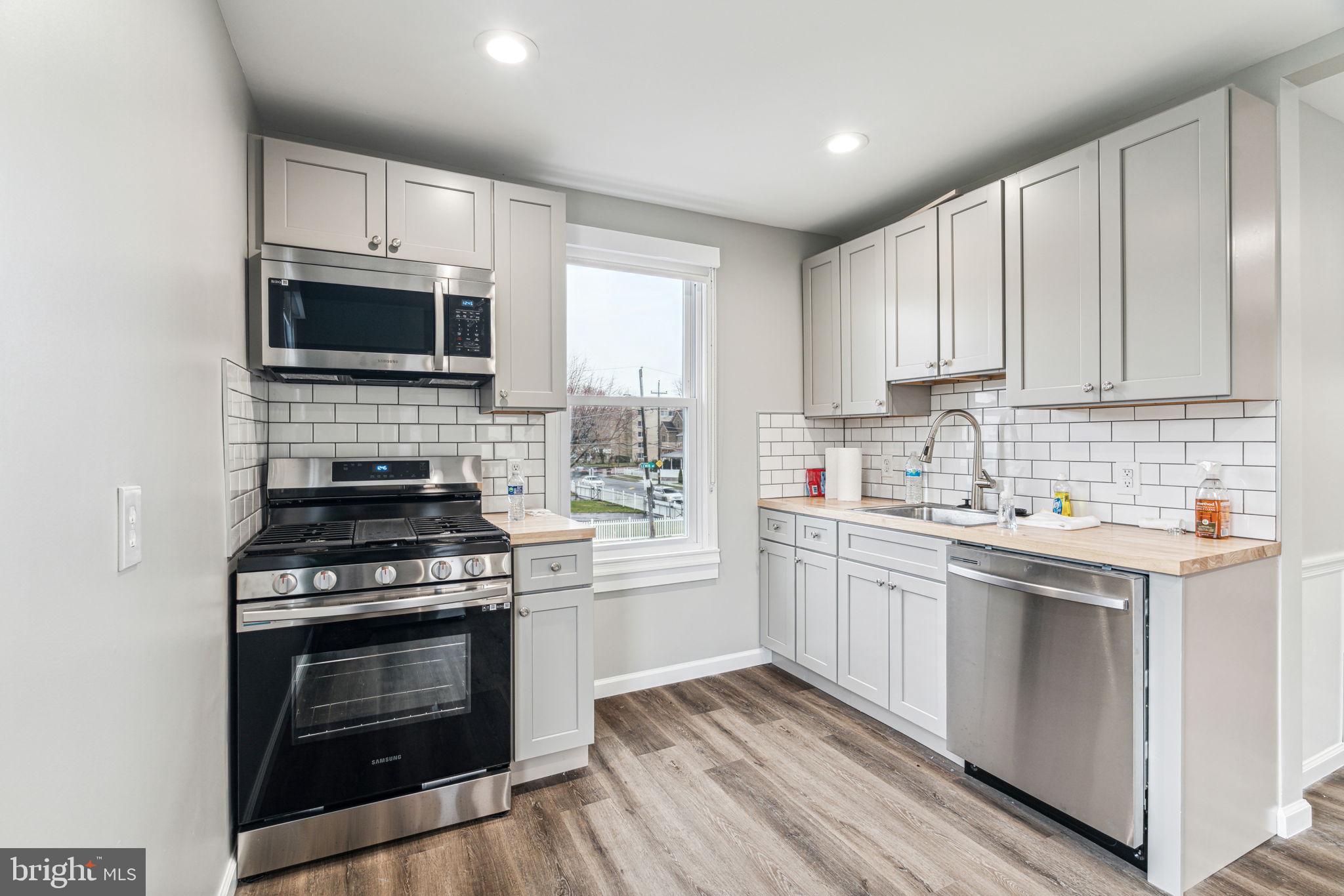 SOMERTON - Commercial Sale