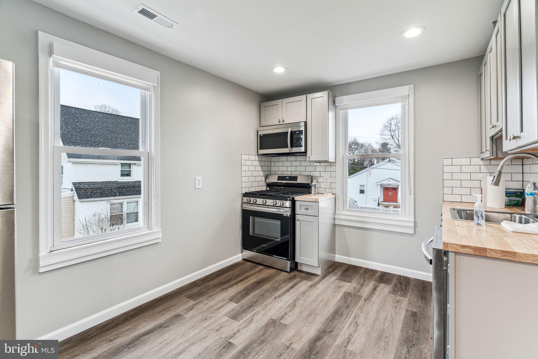 SOMERTON - Commercial Sale