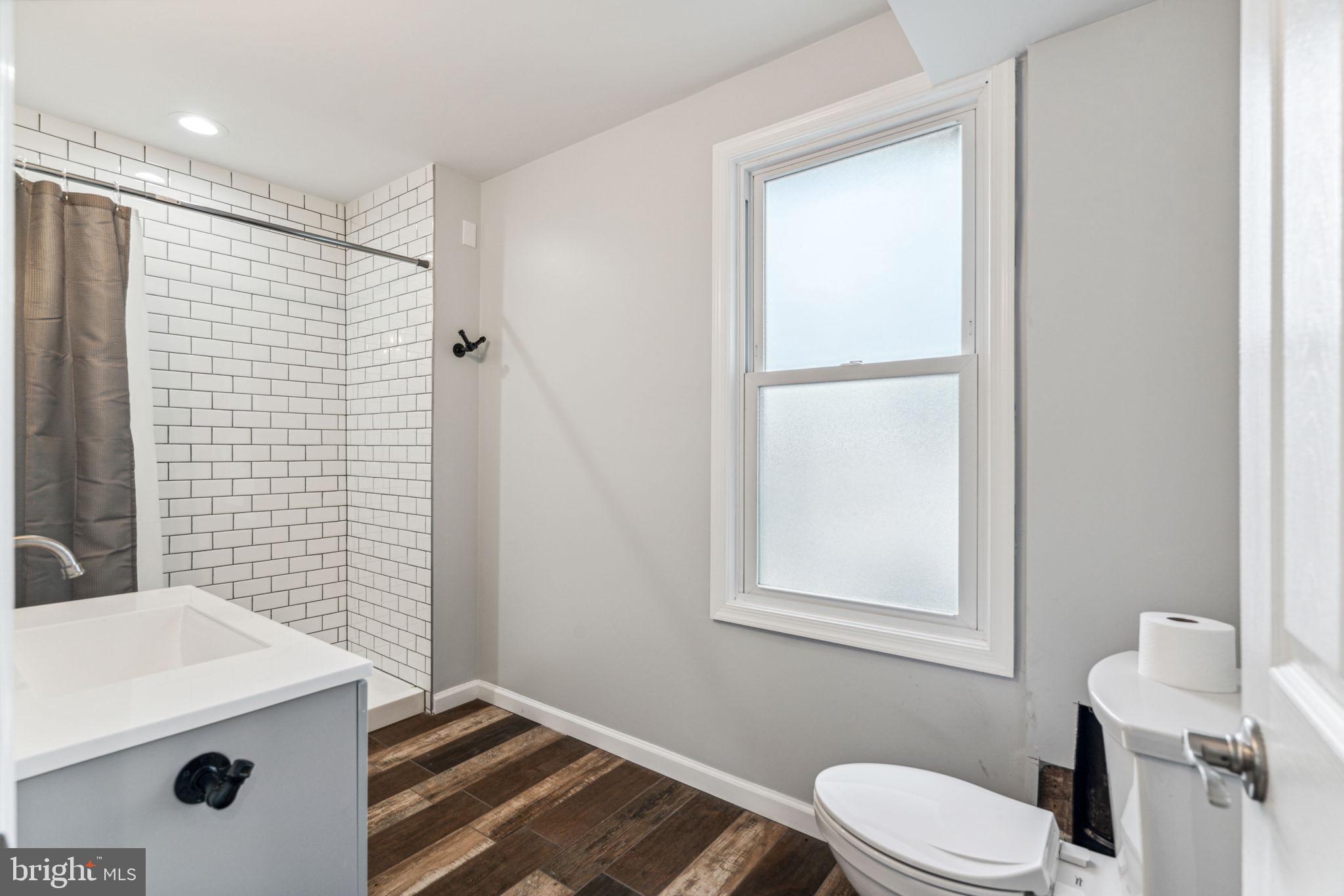 SOMERTON - Commercial Sale