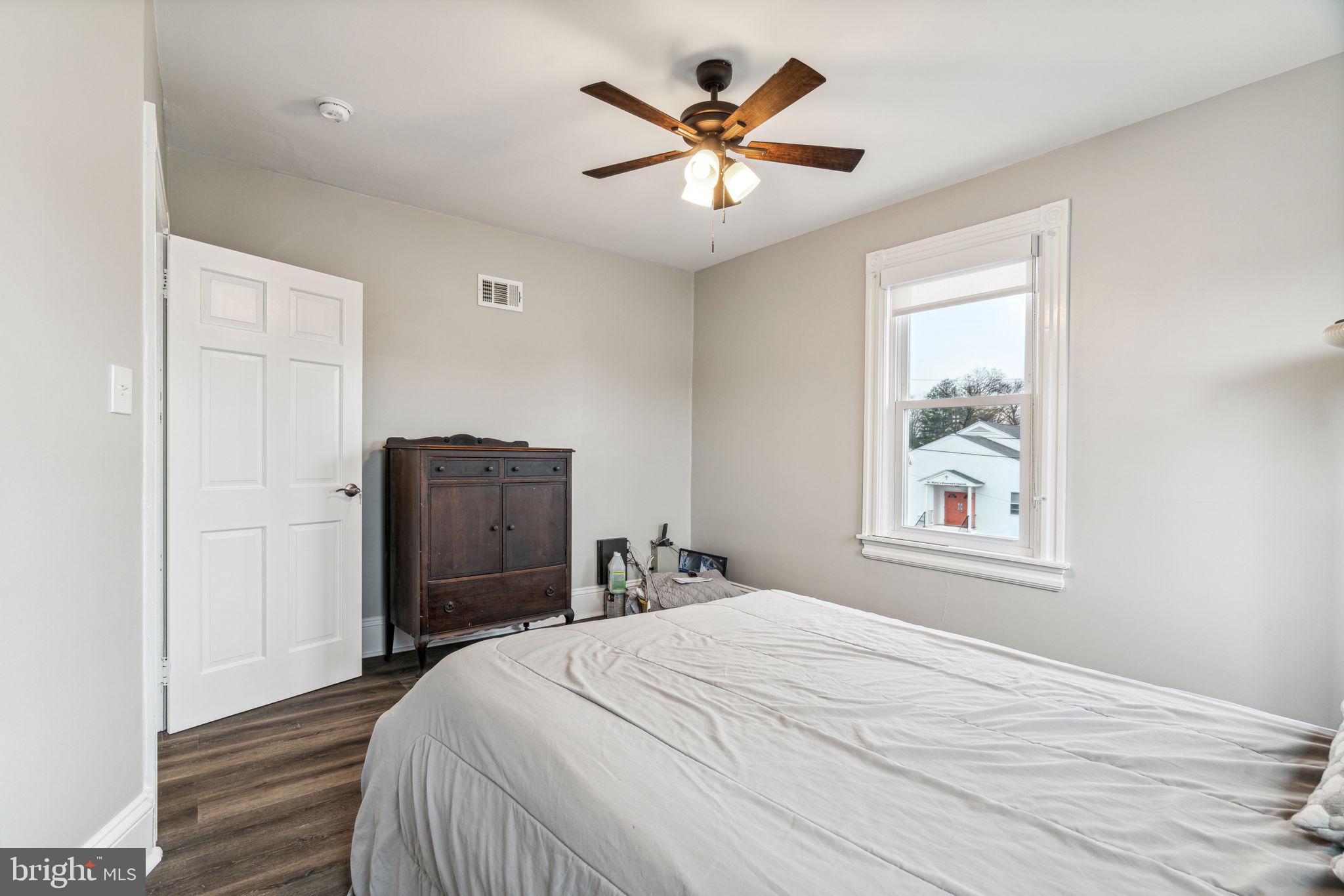 SOMERTON - Commercial Sale