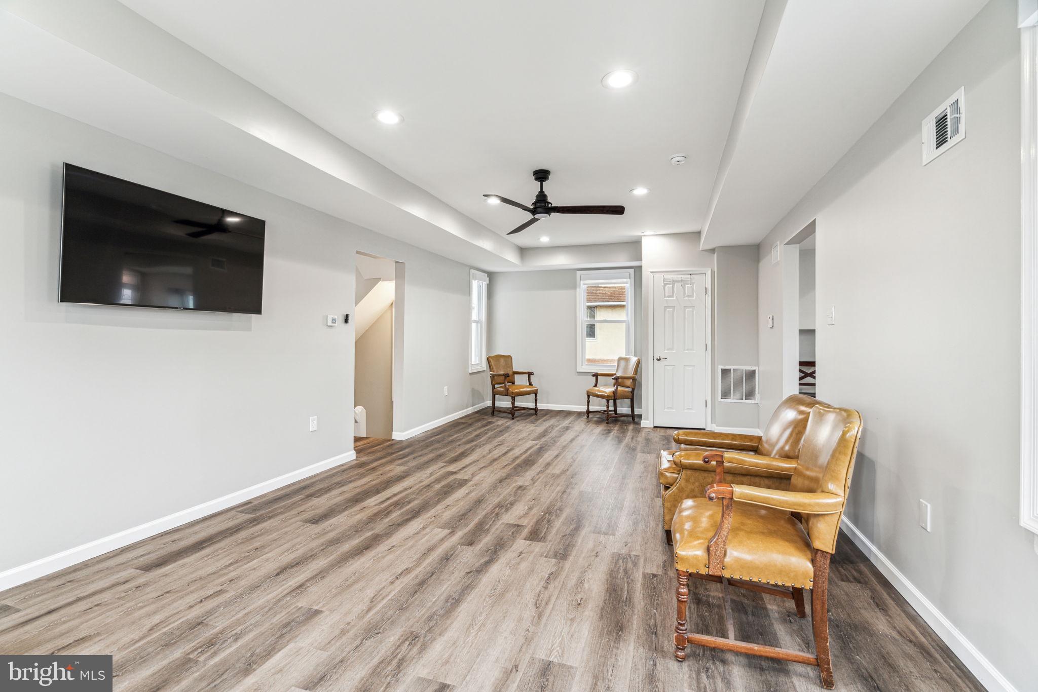 SOMERTON - Commercial Sale