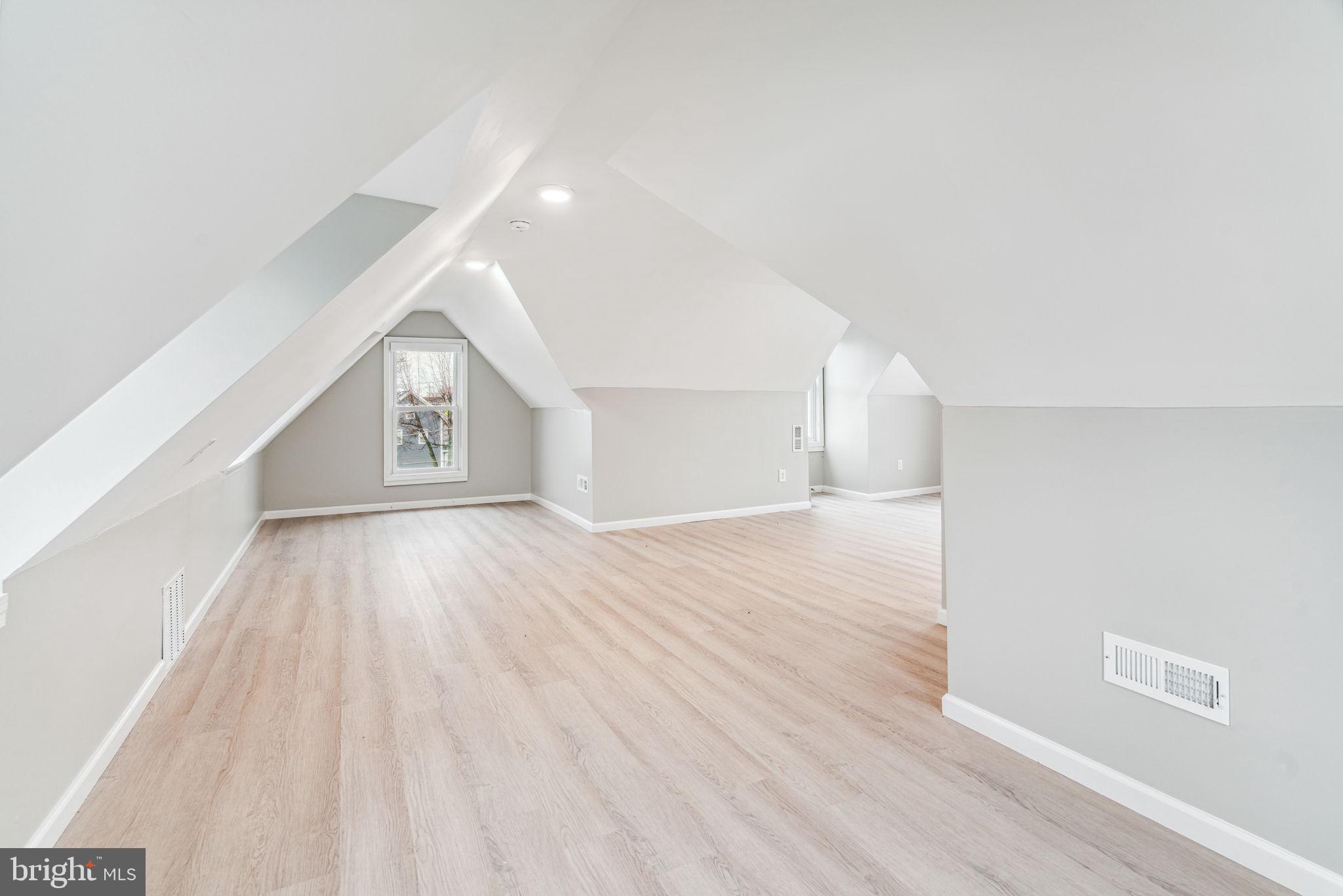 SOMERTON - Commercial Sale