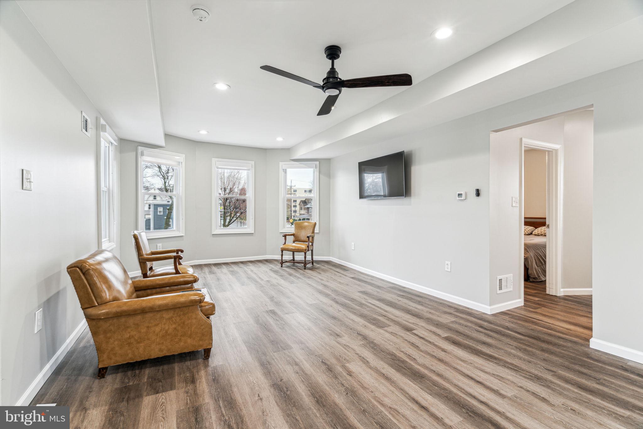 SOMERTON - Commercial Sale