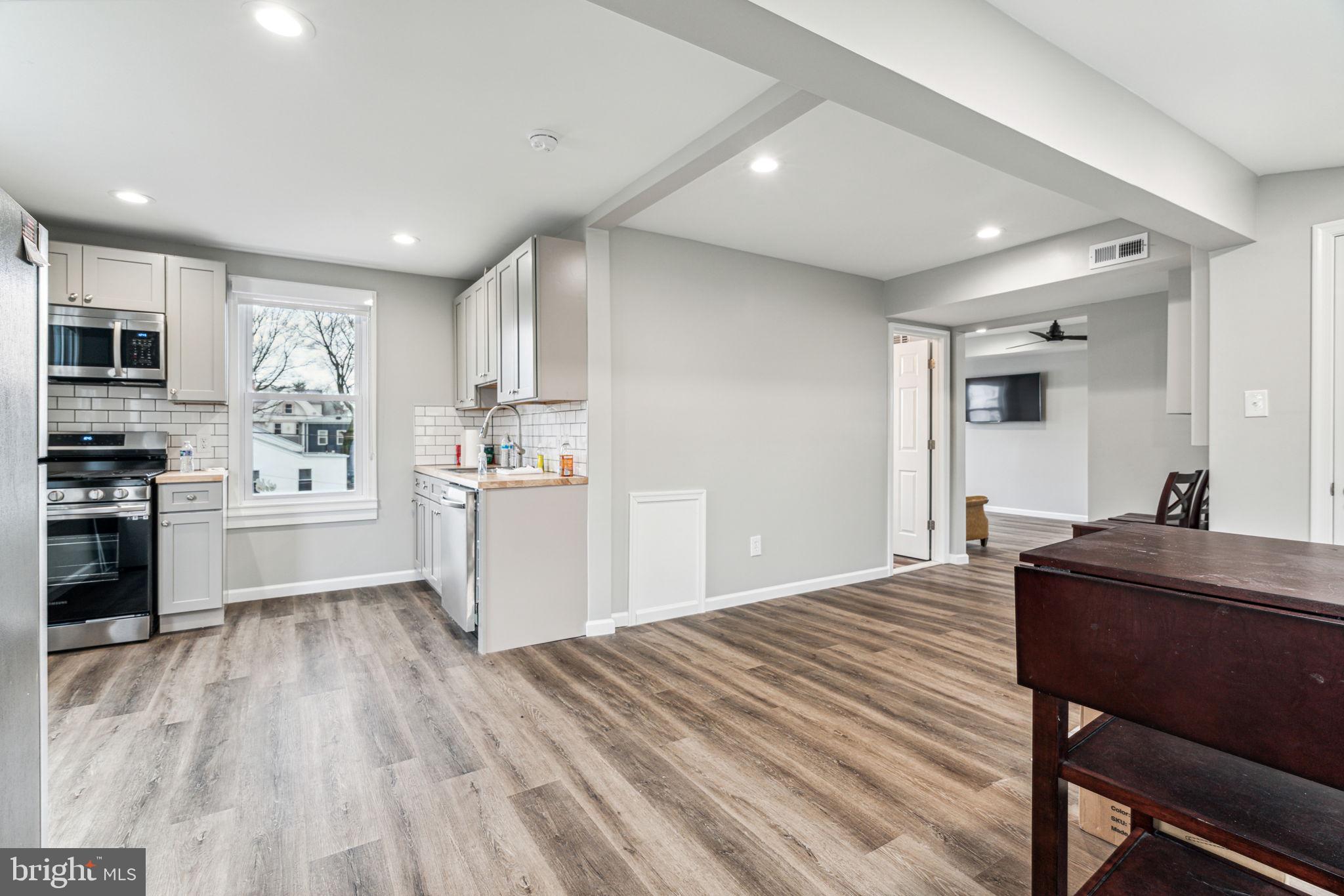 SOMERTON - Commercial Sale