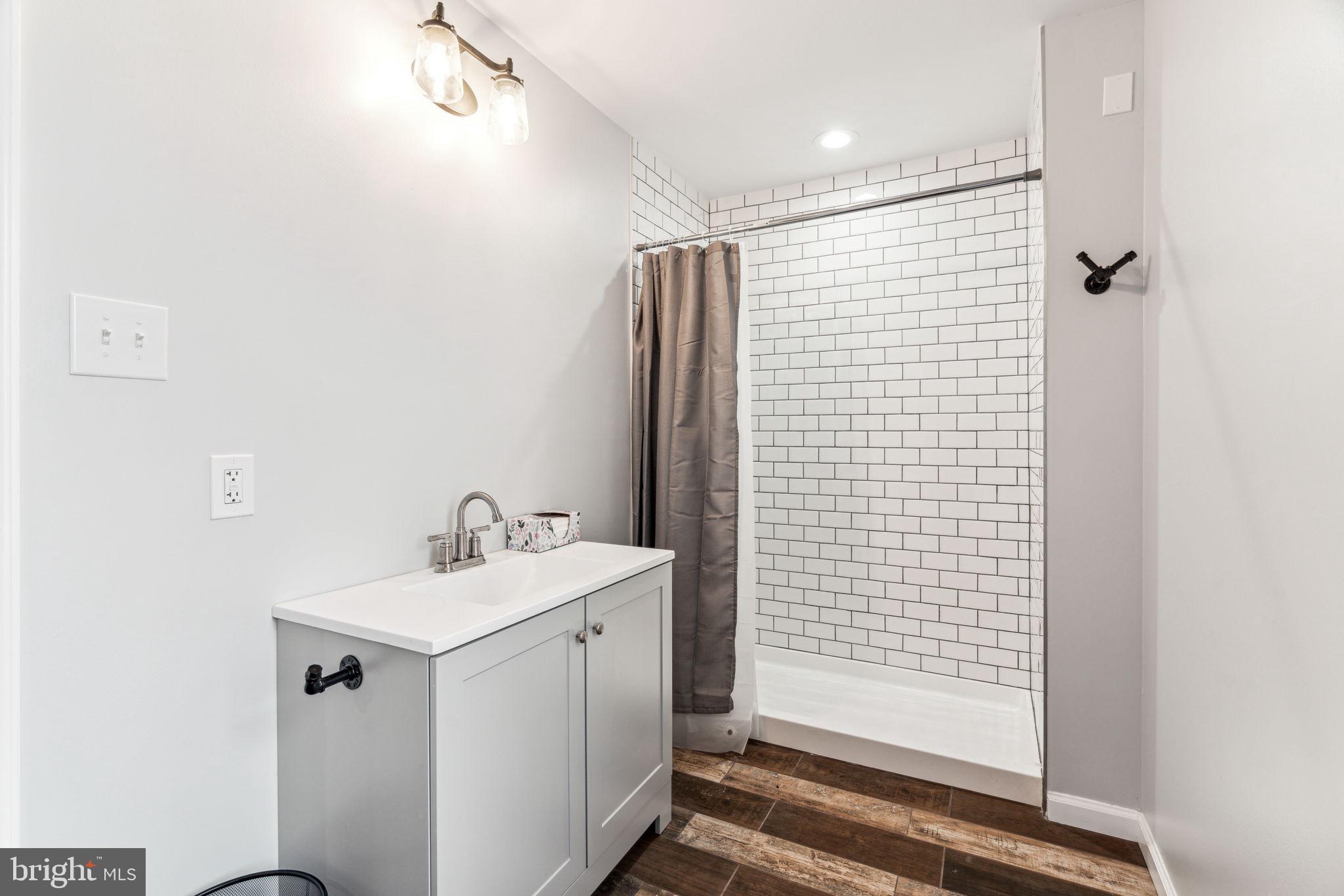 SOMERTON - Commercial Sale