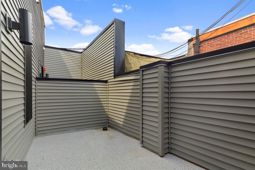 GIRARD ESTATES - Residential Lease